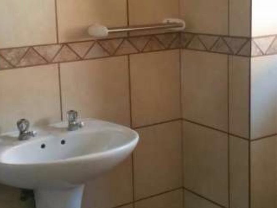 1 Bedroom Property for Sale in Vredenhof Sh Free State